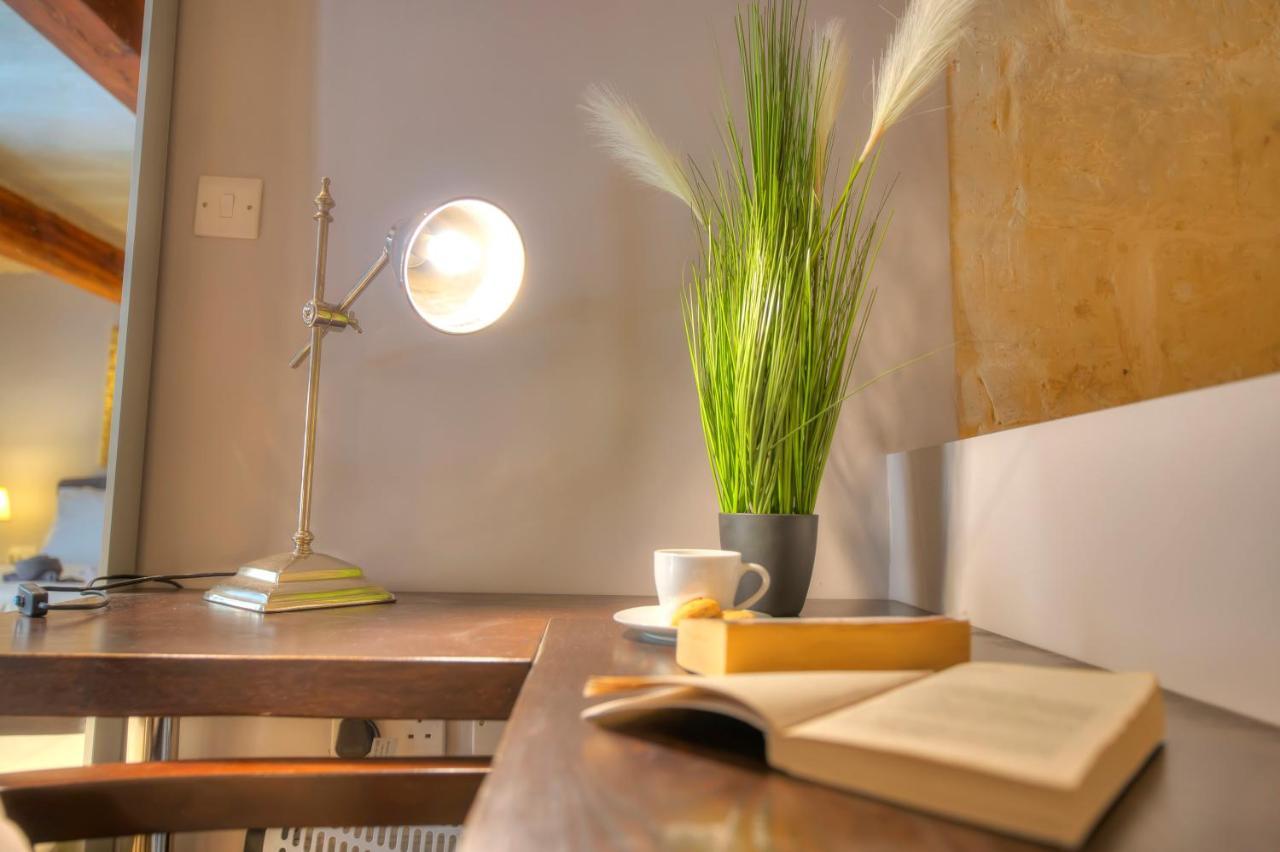Romantic And Historical Maisonette In The Center Of Mbal1-1 * La Valette