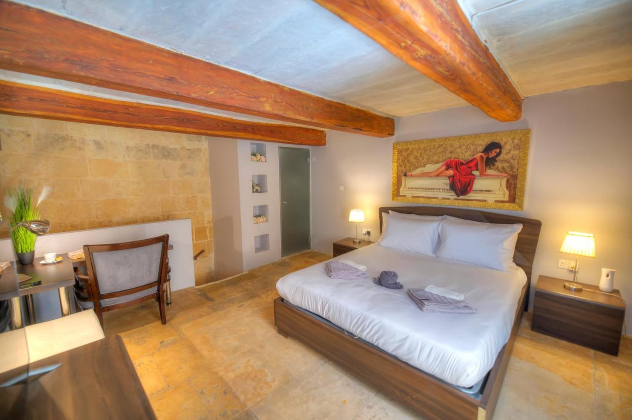 Romantic And Historical Maisonette In The Center Of Mbal1-1 * La Valette
