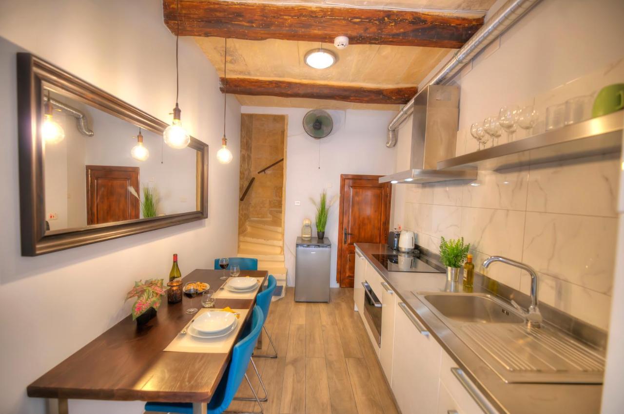 Romantic And Historical Maisonette In The Center Of Mbal1-1 Hébergement de vacances *