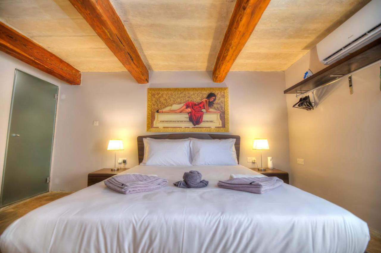 Romantic And Historical Maisonette In The Center Of Mbal1-1 * La Valette